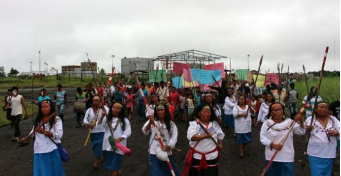 You are currently viewing Indigenous Groups Occupy Airport Near Amazon Oil Reserves
