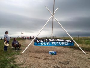 Read more about the article Over 1200 Archeologists & Museum Directors just sent a letter to President Obama demanding a halt to Dakota Access Pipeline destruction of cultural sites!