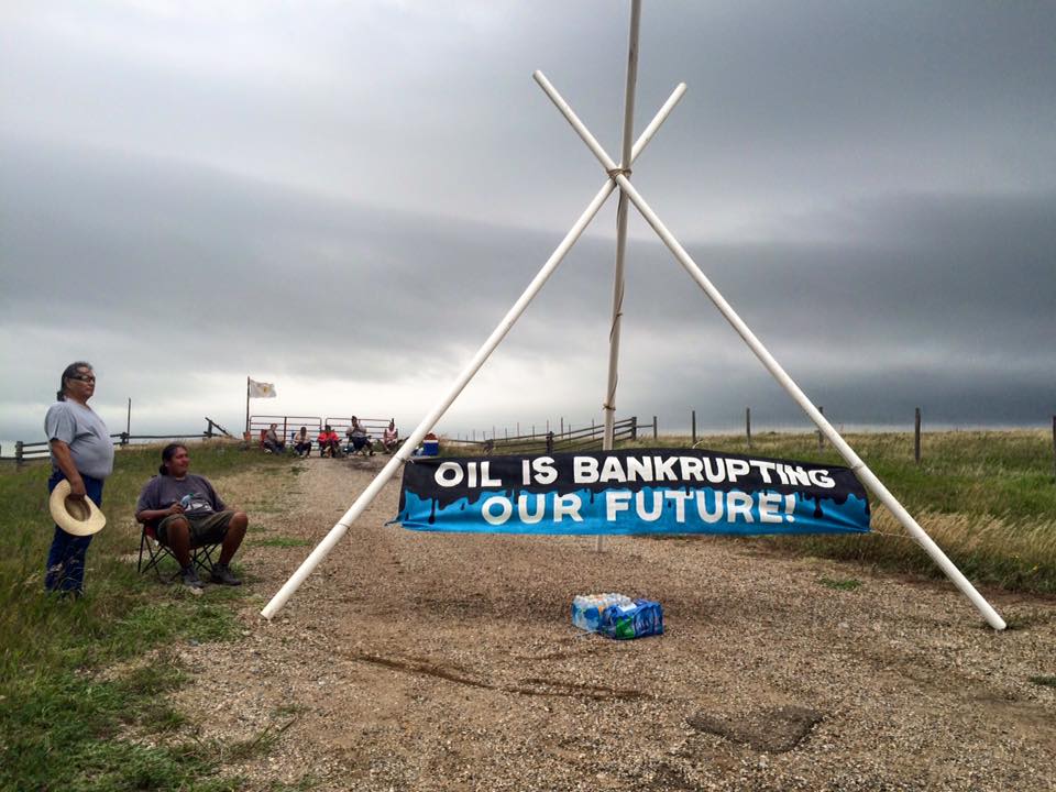 You are currently viewing Over 1200 Archeologists & Museum Directors just sent a letter to President Obama demanding a halt to Dakota Access Pipeline destruction of cultural sites!